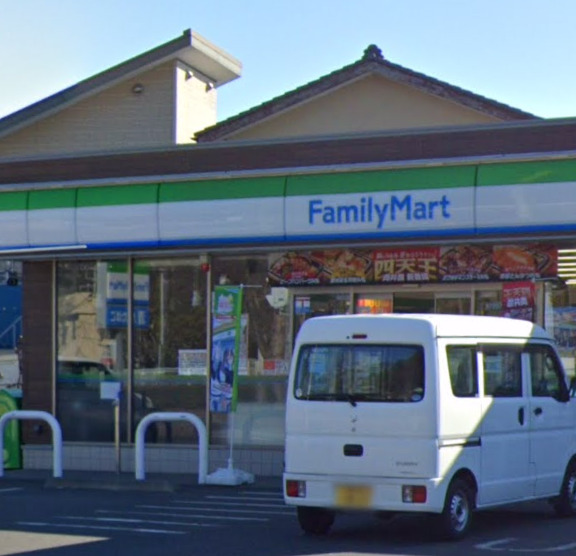 コンビニ　ファミリーマート（コンビニ）まで499m