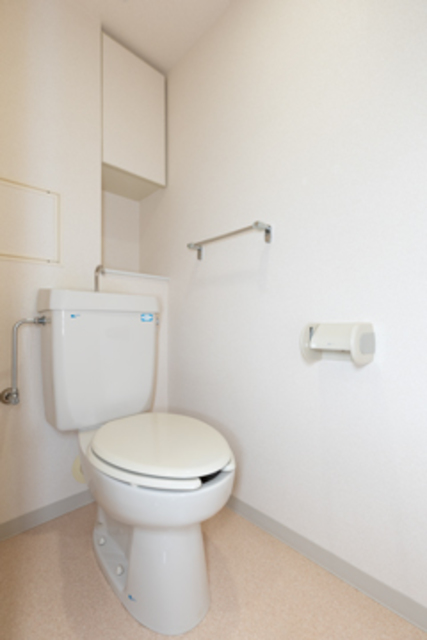 トイレ　※写真は同タイプ住戸です。