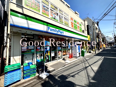 コンビニ　ファミリーマート平間駅前店（コンビニ）まで225m