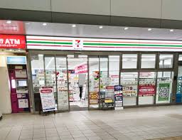 コンビニ　セブンイレブン JR和泉府中駅西口店（コンビニ）まで67m
