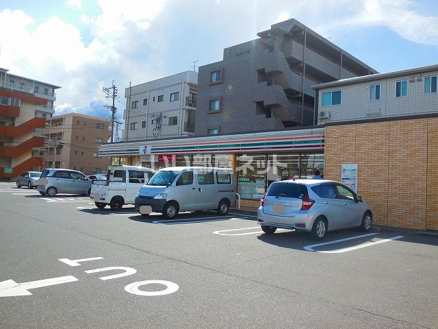 コンビニ　セブンイレブン 鹿児島上荒田町店（コンビニ）まで598m