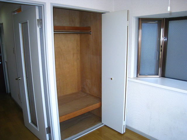 収納　お写真3別部屋の為反転しています。