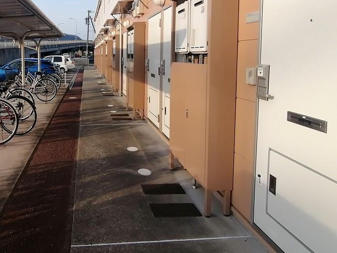ＪＲ山陽本線 網干駅 徒歩22分 2階建 築23年の玄関写真