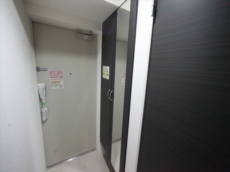 玄関　玄関　シューズボックス　姿鏡付き