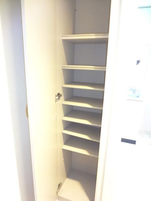 玄関　★お部屋探しは株式会社タウンハウジング東京、京王八王子店で…