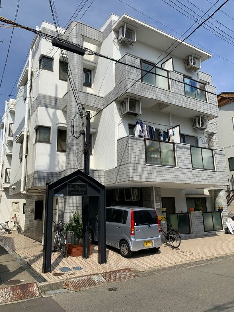 建物外観　鉄筋コンクリート造マンションです♪