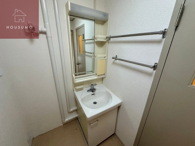 洗面設備　コンパクトで使いやすい洗面所