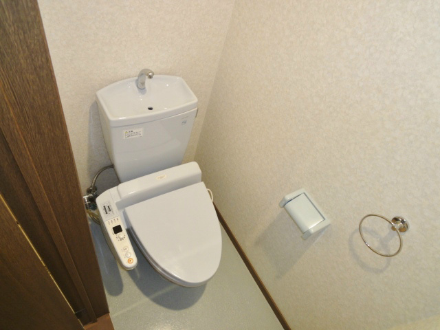 トイレ　ウォシュレット付