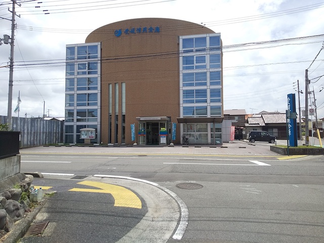 銀行　愛媛信用金庫三津浜支店（銀行）まで332m