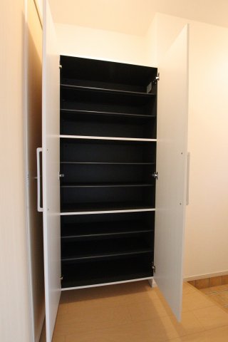 収納　シューズボックス