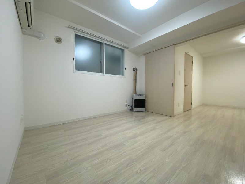 居室・リビング　広くてキレイなお部屋が広がっていて、充実した生活が送れそう。