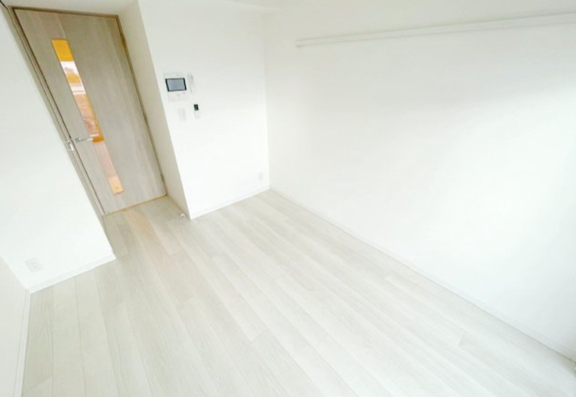居室・リビング　別部屋反転写真