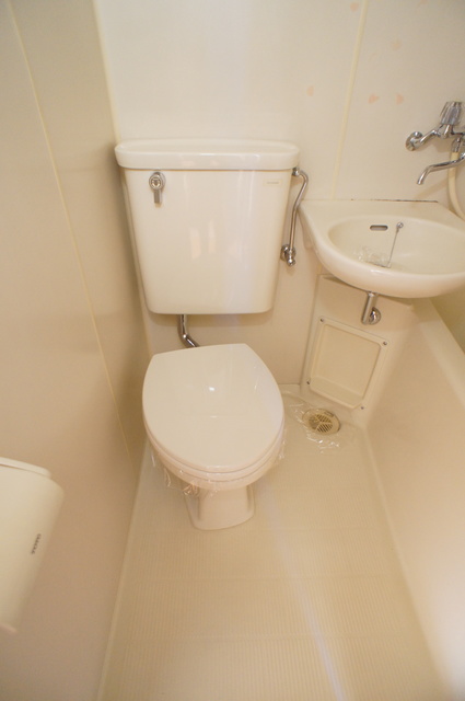 トイレ　清潔感ある洋式トイレです☆お掃除も楽々です！！