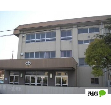 中学校　和歌山市立東和中学校（中学校）まで646m