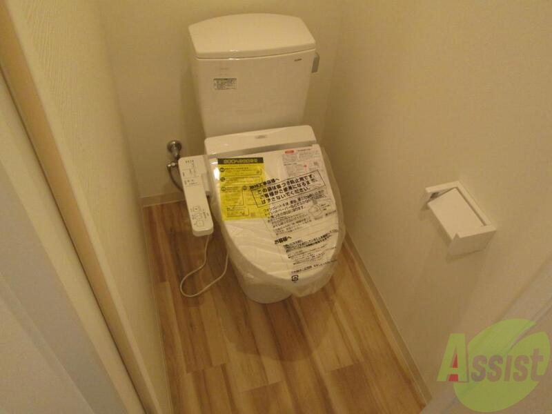 トイレ　温水洗浄便座付きのおトイレです