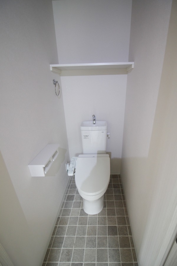 トイレ　トイレ温水洗浄便座