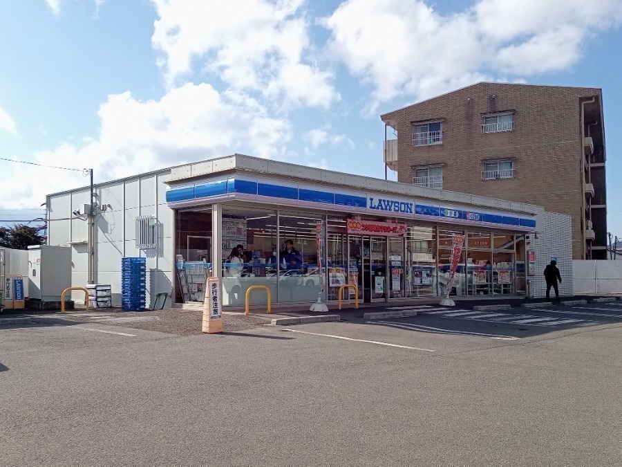 コンビニ　ローソン河口湖駅前店（コンビニ）まで133m