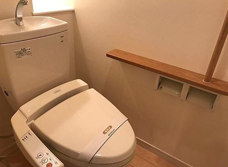 トイレ　別部屋参考写真