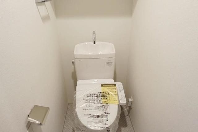 トイレ　※同タイプの別のお部屋です。