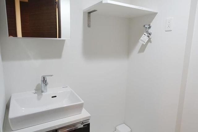 洗面設備　※同タイプの別のお部屋です。