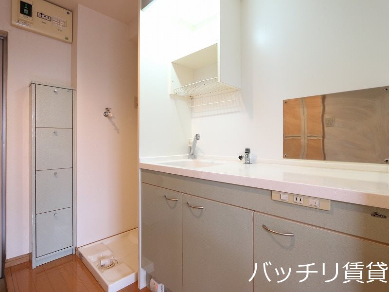キッチン　同型タイプの為、現状を優先致します。