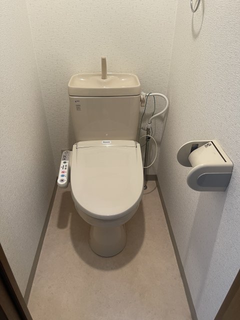 トイレ　同物件別号室