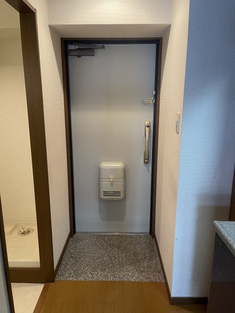 玄関　同物件別号室