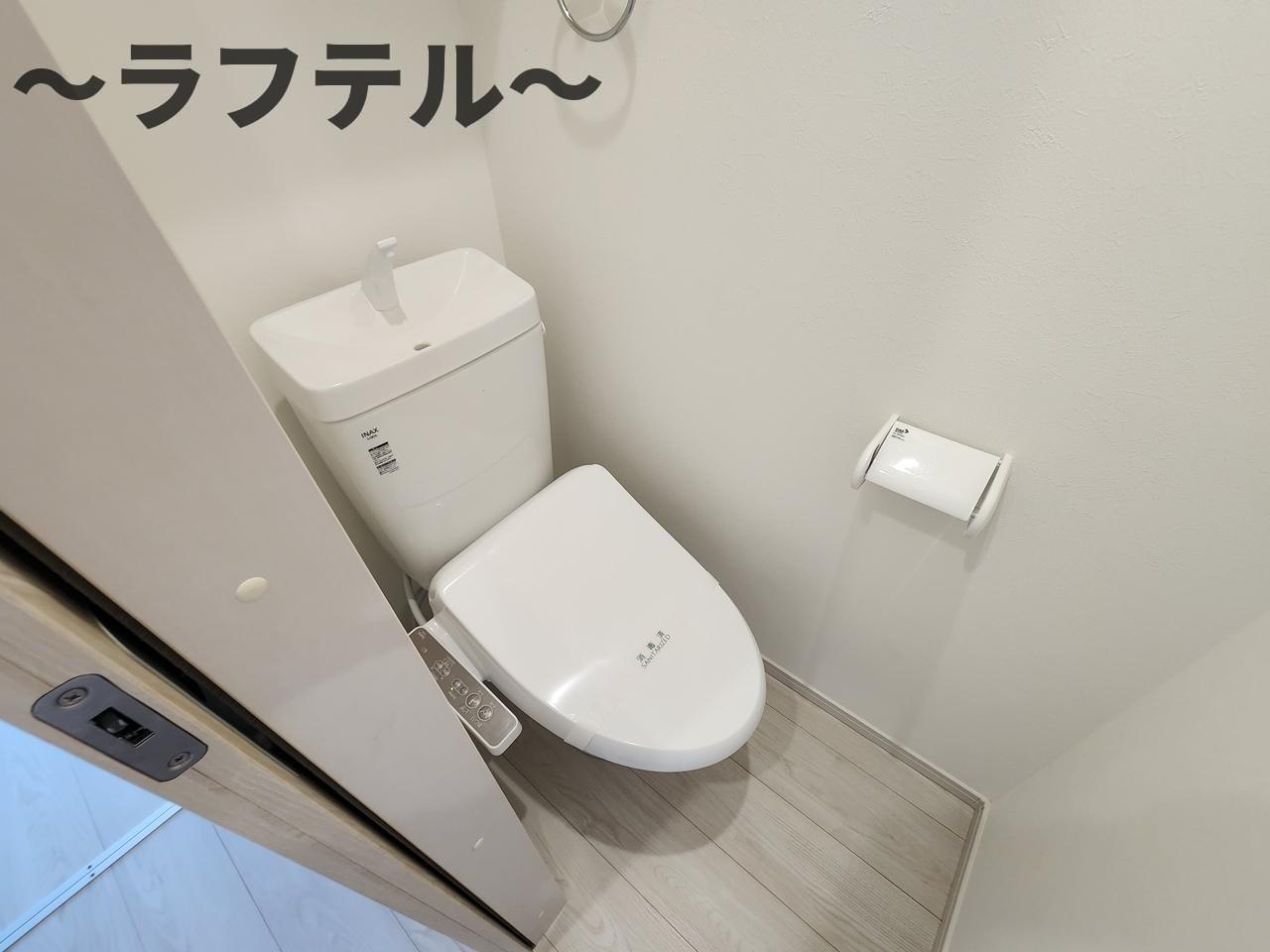 トイレ　同メーカー施工　別部屋イメージ写真