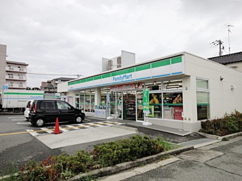 コンビニ　ファミリーマート 宝塚警察署前店（コンビニ）まで56m