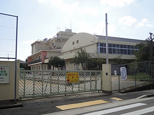 小学校　宝塚市立美座小学校（小学校）まで768m