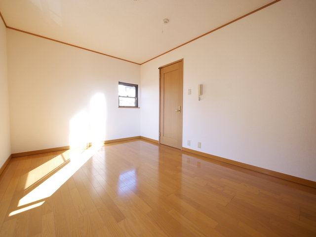 居室・リビング　★明るい洋室で住み心地が良さそうですね★