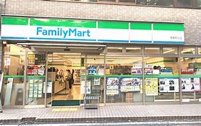 コンビニ　ファミリーマート 中津三丁目店（コンビニ）まで907m