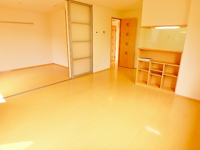 居室・リビング　参考画像。同じ物件の他のお部屋です。