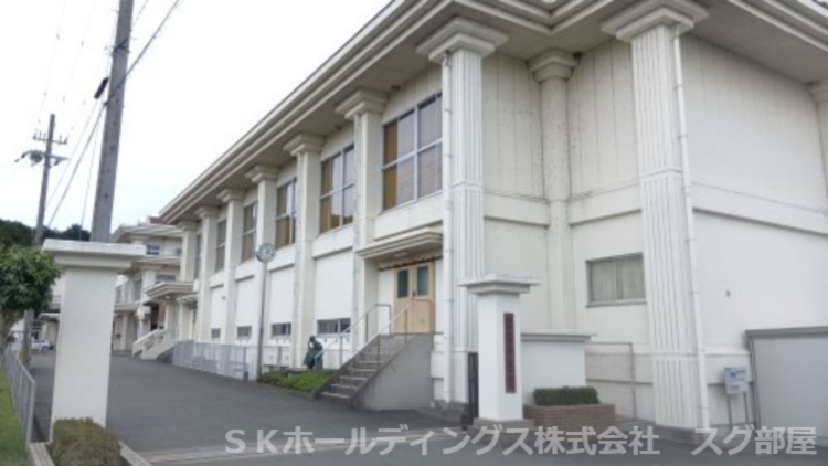 中学校　六人部中学校（中学校）まで452m