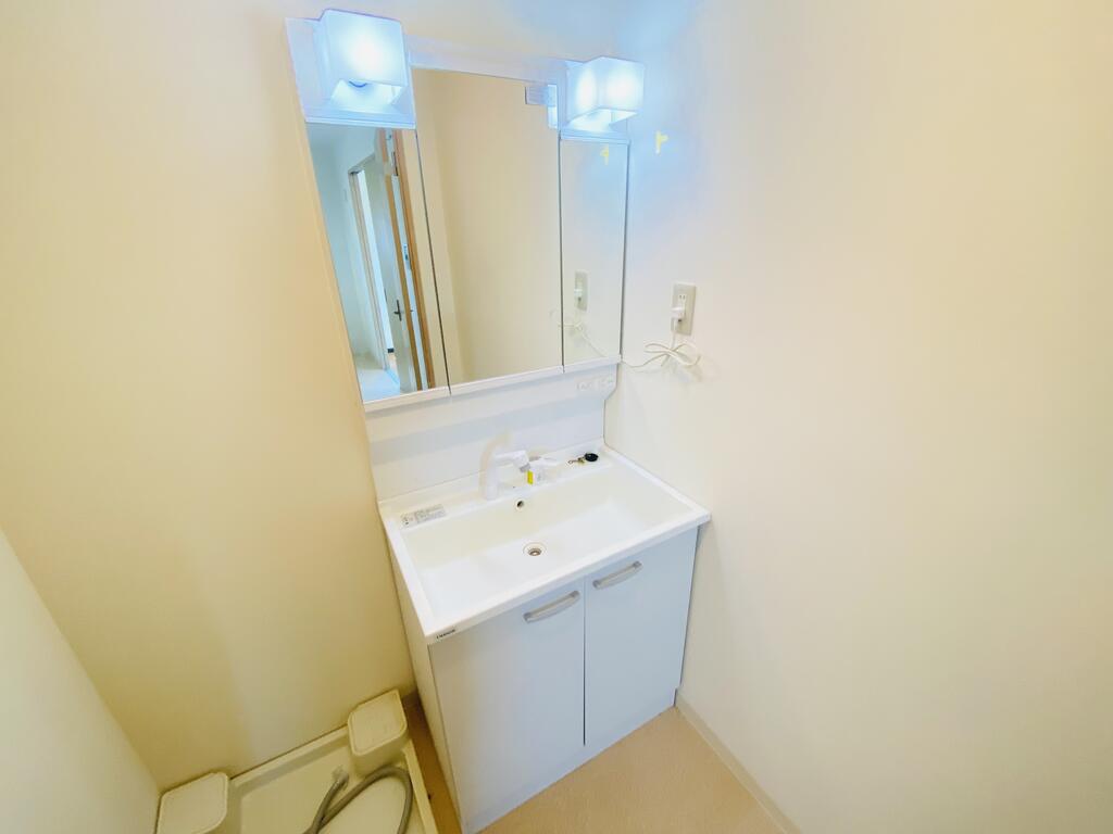 洗面設備　201号室の内装写真転＊募集中202号室角部屋ではありません