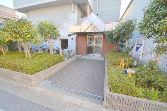 エントランス　綺麗なエントランスです。