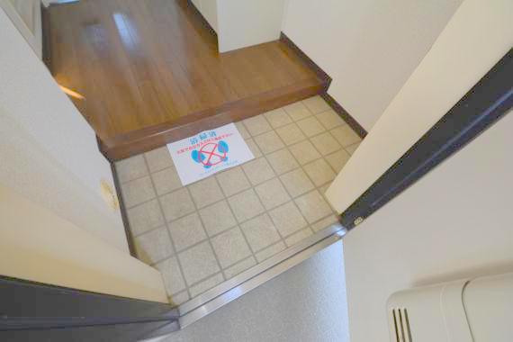 玄関　落ち着いたおしゃれな玄関です。