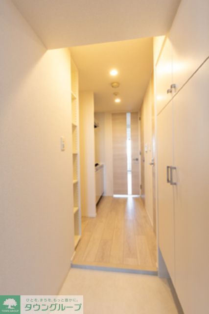 玄関　※写真は同タイプ住戸です。