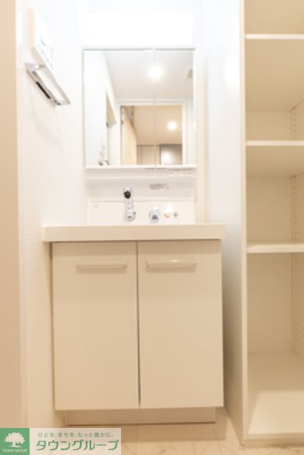 洗面設備　※写真は同タイプ住戸です。