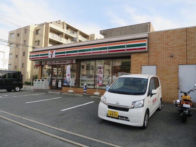 コンビニ　セブンイレブン池田駅南店（コンビニ）まで448m