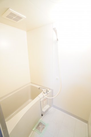 バス・シャワールーム　※同物件・同タイプの写真です。