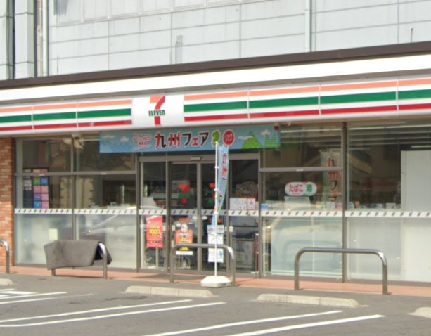 コンビニ　セブンイレブン　名古屋川西通店（コンビニ）まで742m