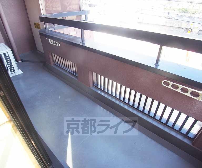 バルコニー　広いバルコニーです