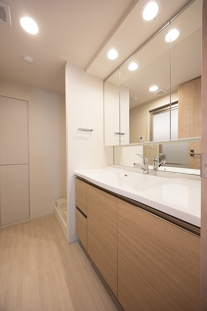 洗面設備　※写真は同タイプ住戸です。