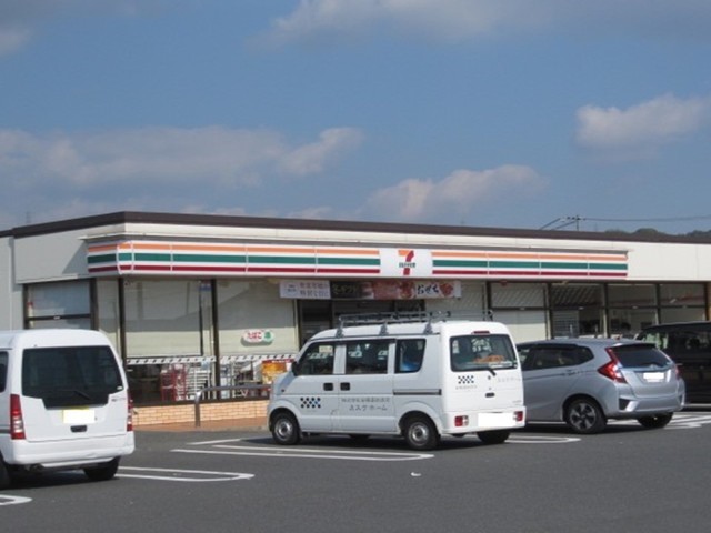 コンビニ　セブン－イレブン倉敷玉島八島店（コンビニ）まで120m