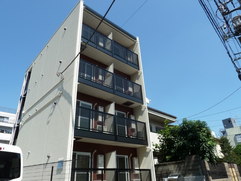 建物外観　福生駅徒歩４分で通勤通学便利です。