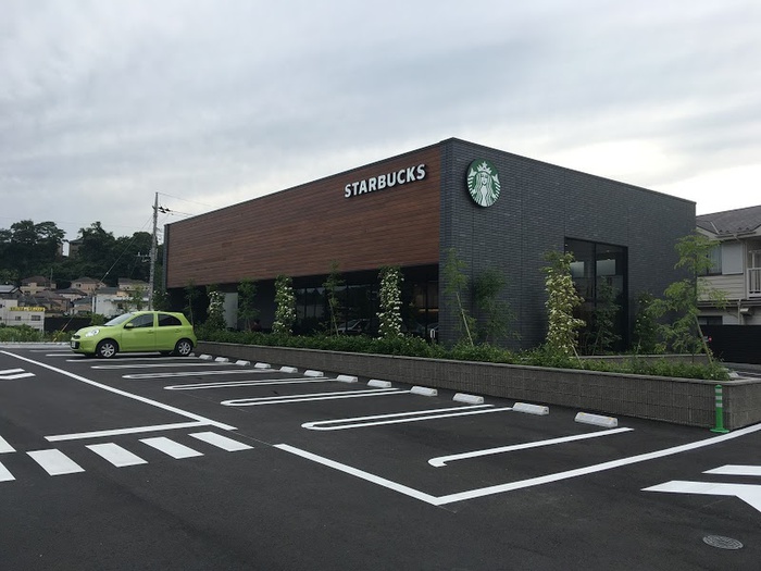 飲食店　スターバックスコーヒー（飲食店）まで550m