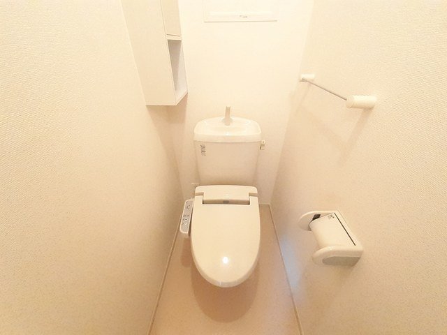 トイレ　落ち着いたトイレです