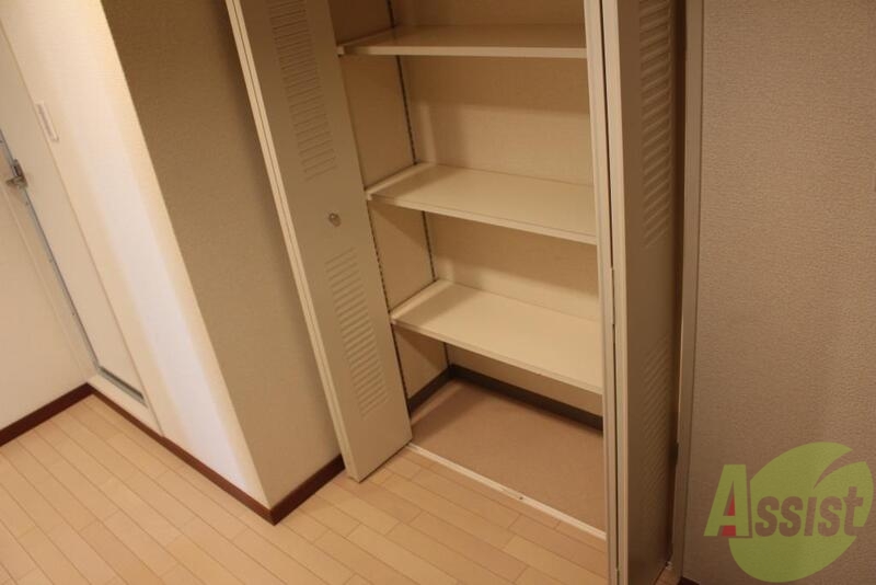収納　ちょっとした隙間も無駄にはしません、収納に変身
