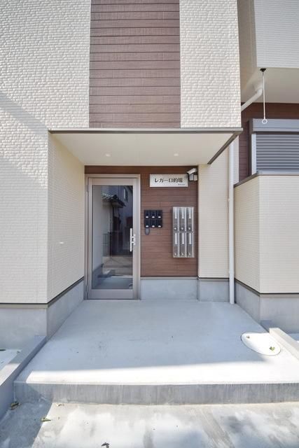 エントランス　同社施工のイメージ写真です♪